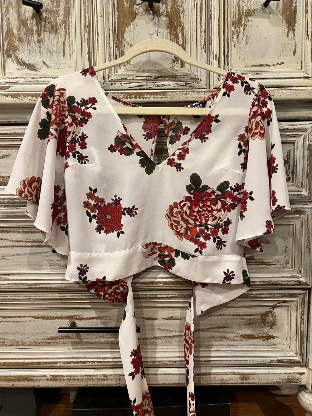 Express White Floral V-Neck Tie-Back Crop Top